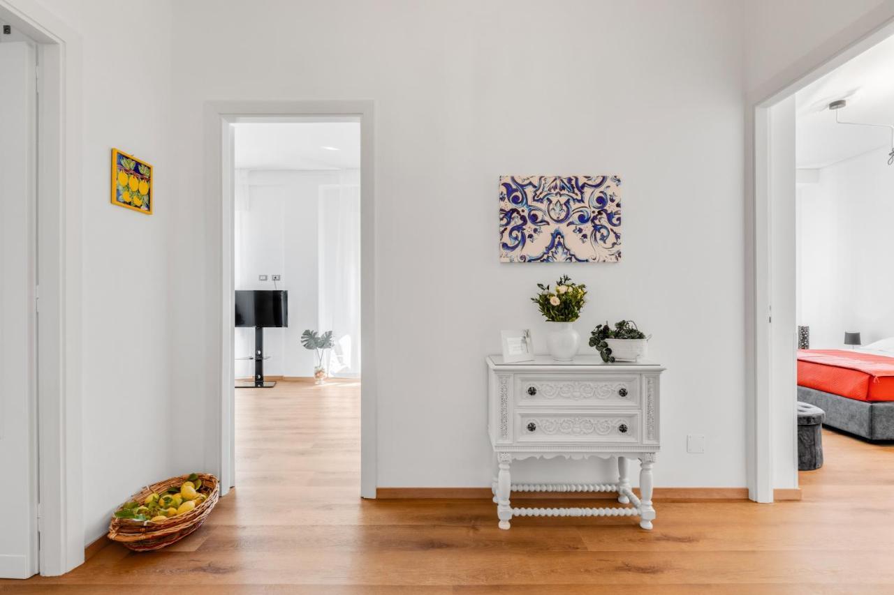Residenza Dei Poeti - Roomy And Modern Flat Palermo Eksteriør billede